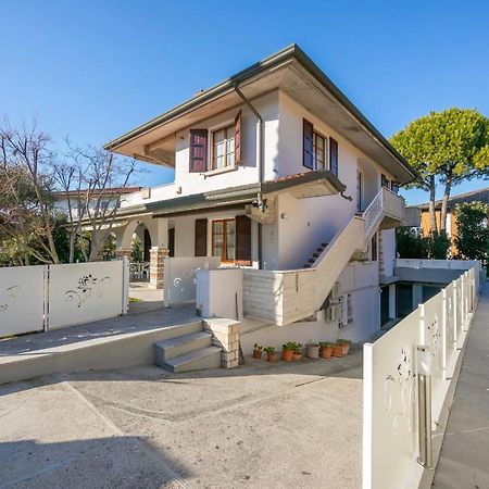 Villa Fiorita Apartments - Happy Rentals シルミオーネ エクステリア 写真