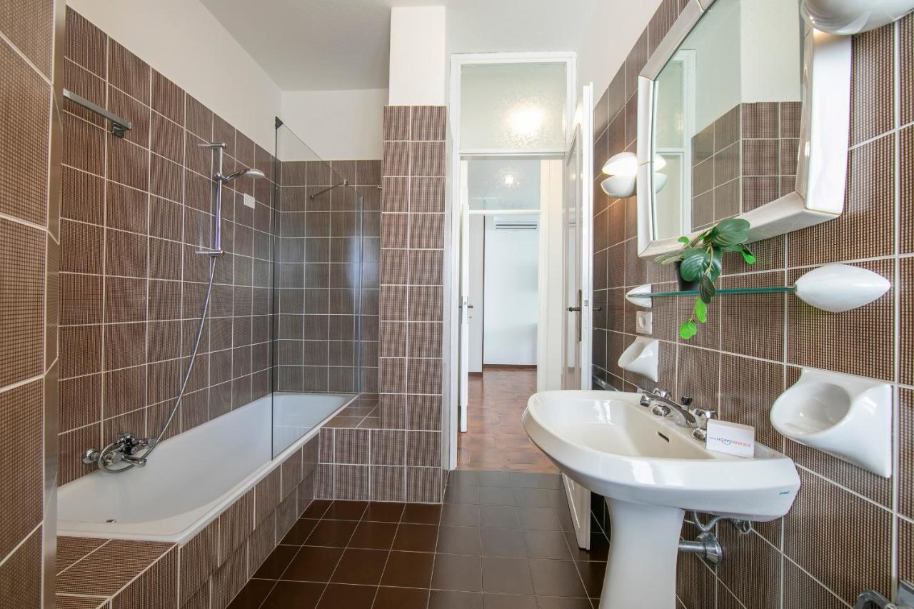 Villa Fiorita Apartments - Happy Rentals シルミオーネ エクステリア 写真