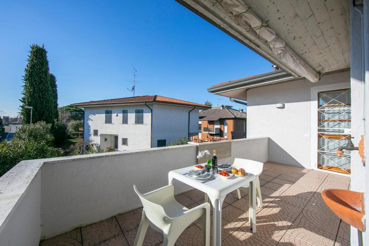 Villa Fiorita Apartments - Happy Rentals シルミオーネ エクステリア 写真