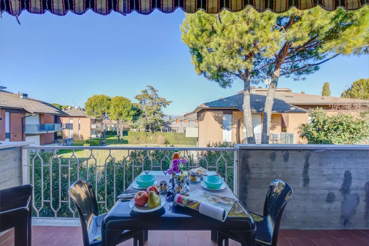 Villa Fiorita Apartments - Happy Rentals シルミオーネ エクステリア 写真