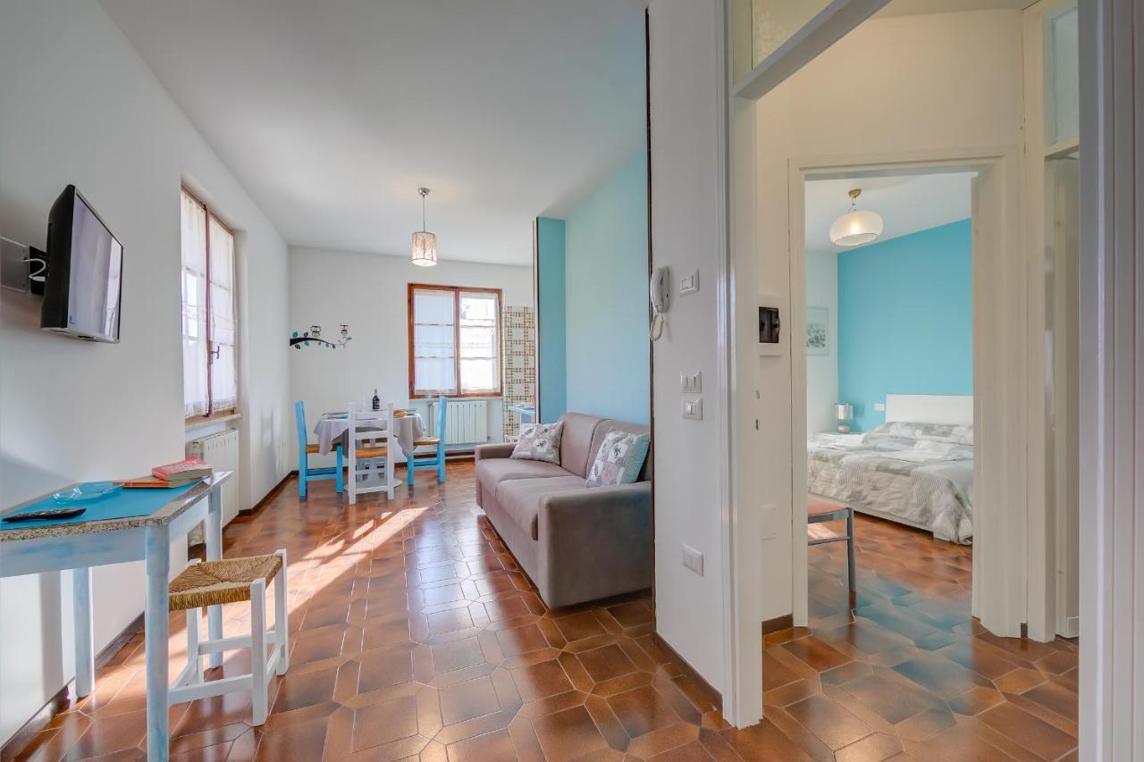 Villa Fiorita Apartments - Happy Rentals シルミオーネ エクステリア 写真