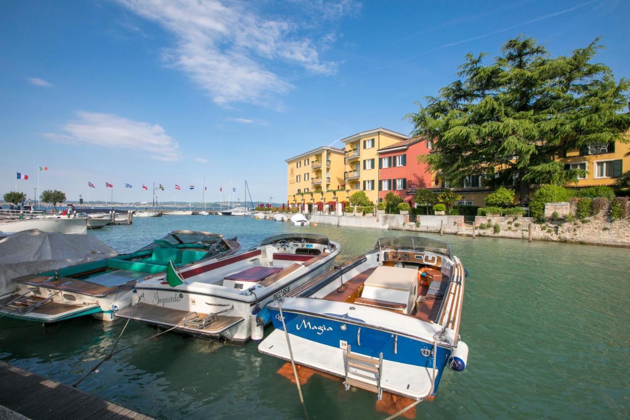 Villa Fiorita Apartments - Happy Rentals シルミオーネ エクステリア 写真