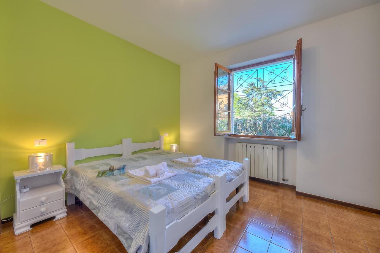Villa Fiorita Apartments - Happy Rentals シルミオーネ エクステリア 写真