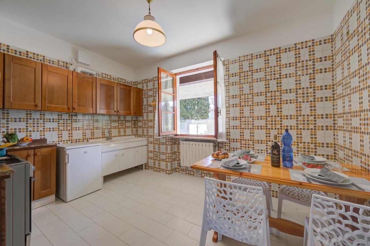 Villa Fiorita Apartments - Happy Rentals シルミオーネ エクステリア 写真